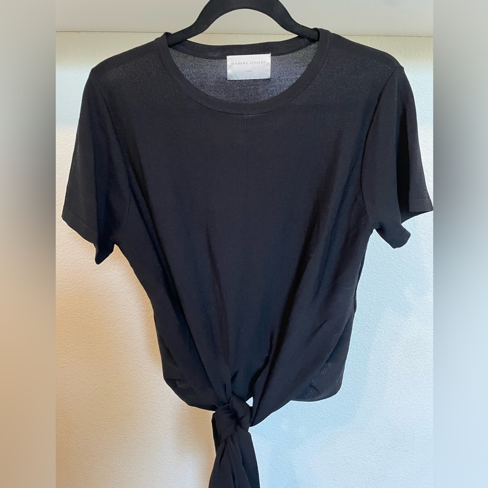 Black t-shirt with front tie
